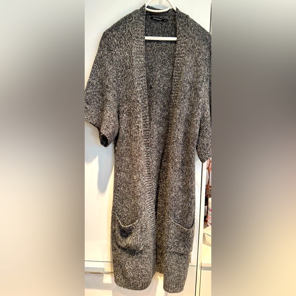Long length short sleeved sweater
